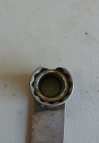 Port removal tool close up